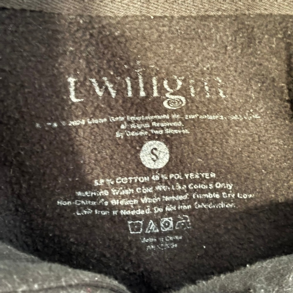 Twilight Men Hoodie Small Metal Font Graphic Movie Goth Grunge Emo Vampire 20647 - Picture 3 of 8